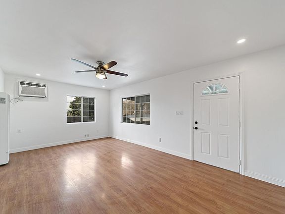 5th image of 1818 Wollam St