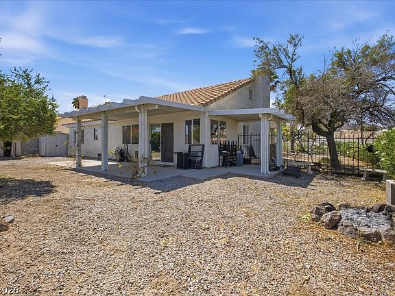 3rd image of 101 Aruba Isle Dr