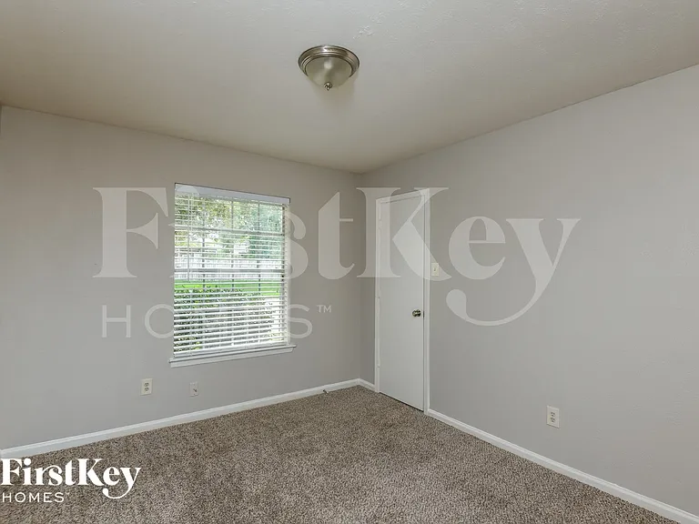 4912 Sandalwood Ln — Photo 13