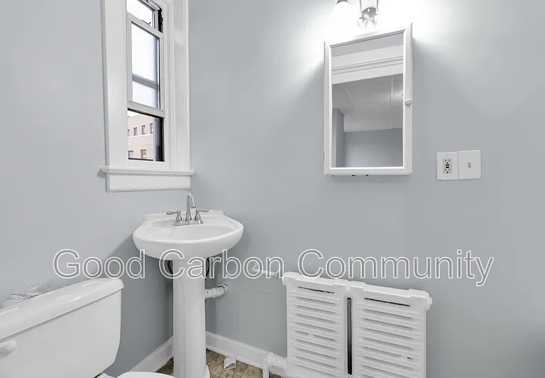 131 Allen St #12 — Photo 8