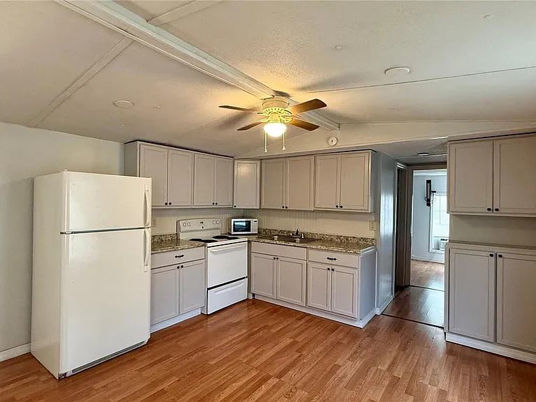 5109 Hibiscus Rd — Photo 2