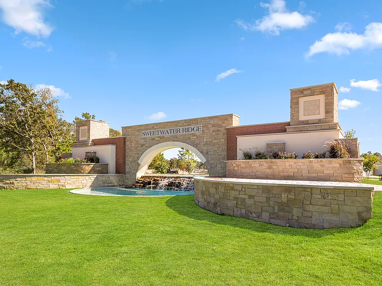 Imagine coming home to this beautiful community every day!