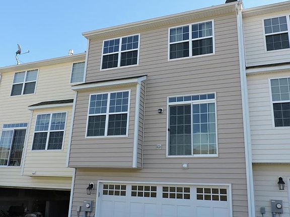 2nd image of 714 Sewell St