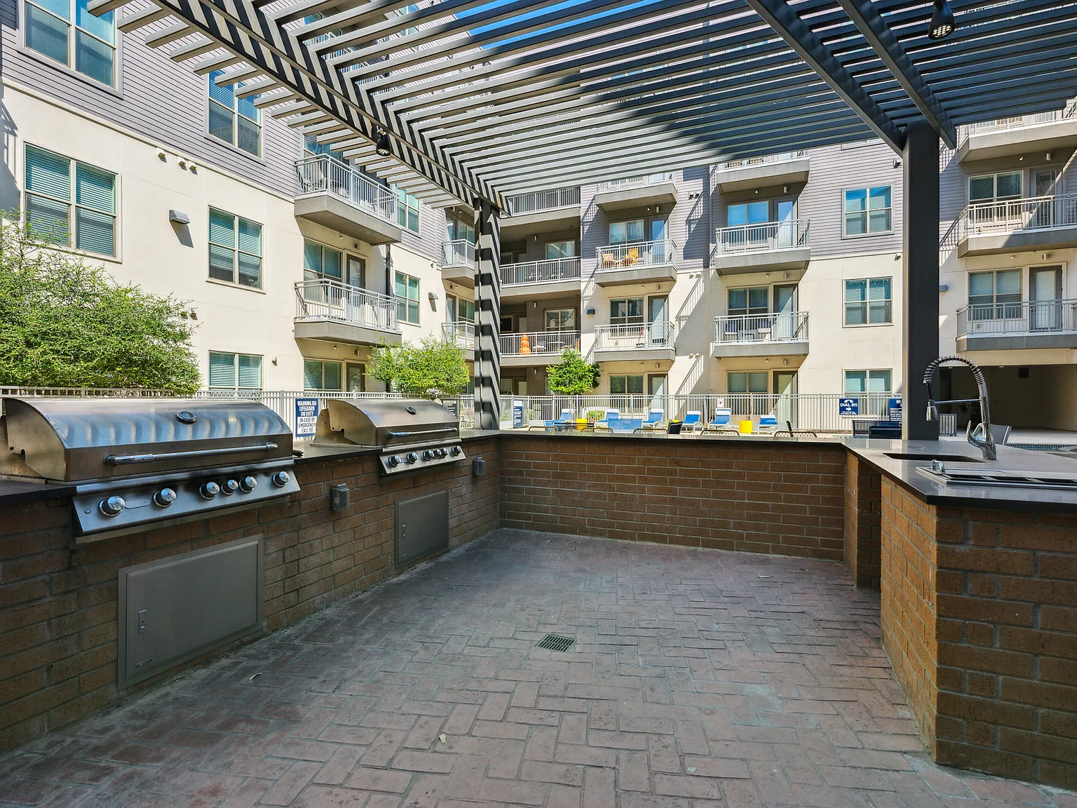 The Drake on Summit — Photo 2