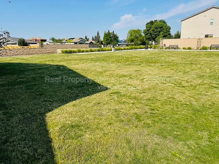 837 Soledad Ave — Photo 22