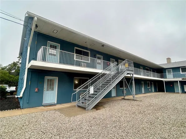 94 Cowesett Ave APT 8, West Warwick, RI 02893