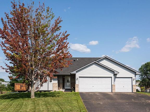 3rd image of 10221 Washington Ct NE