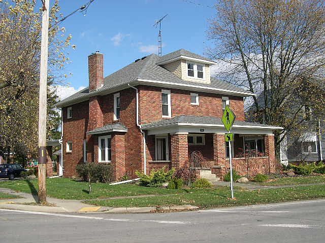 1st image of 200 E Main St