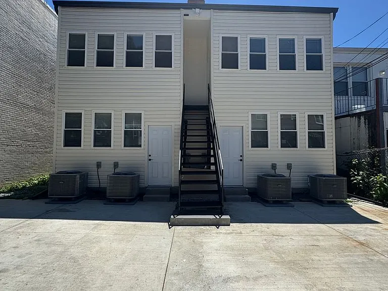 1318 Holbrook Street NE — Photo 15