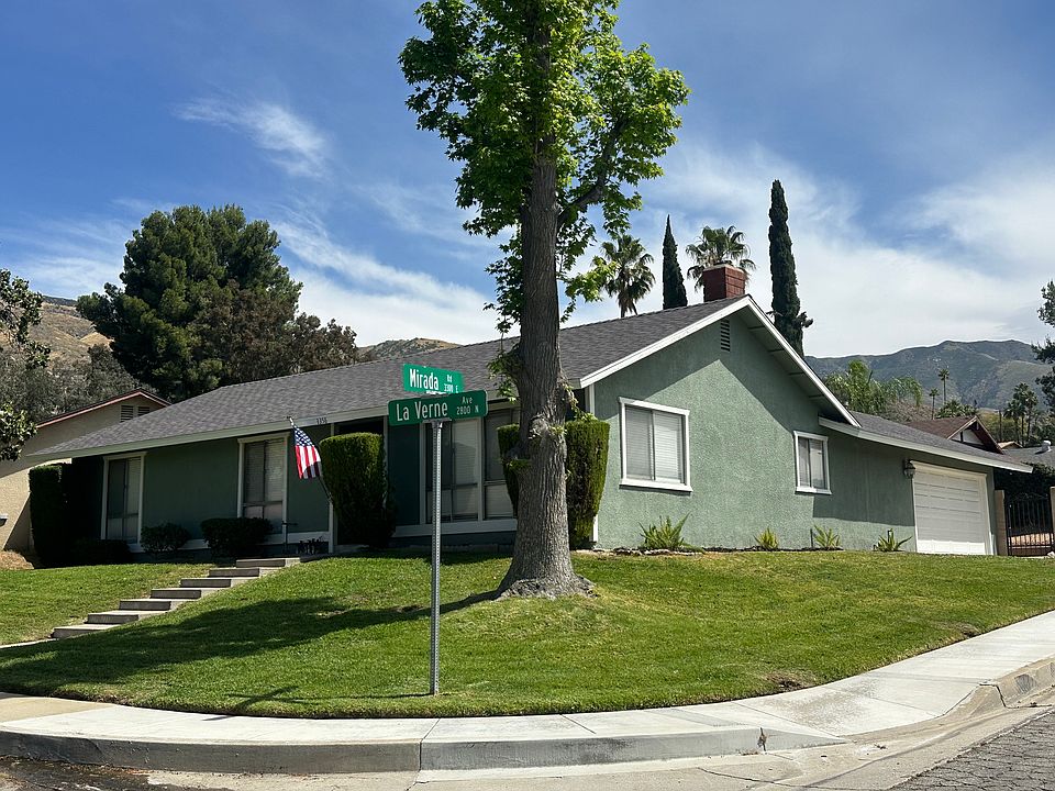 Corner lot of the culdesac.