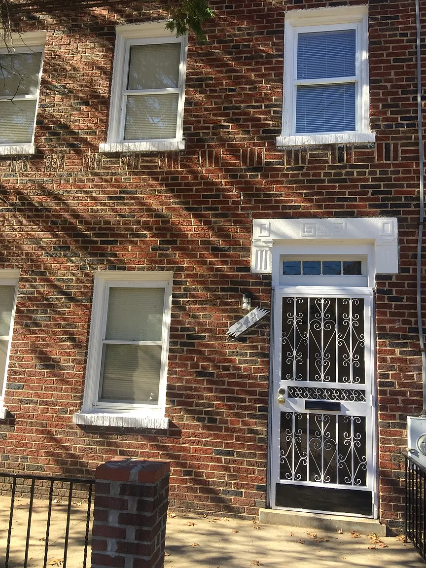248 Division Ave NE photo 1
