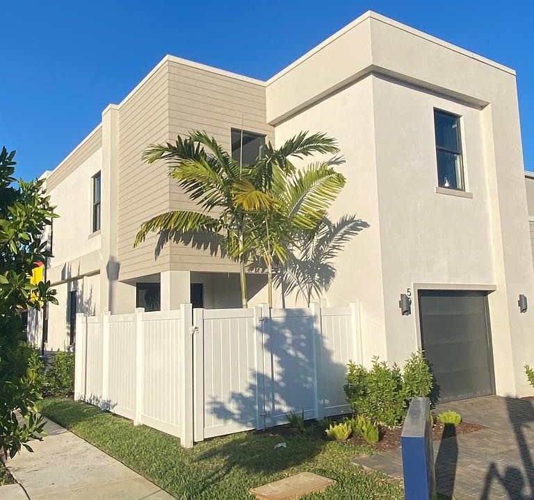 1st image of 522 NW 17th St