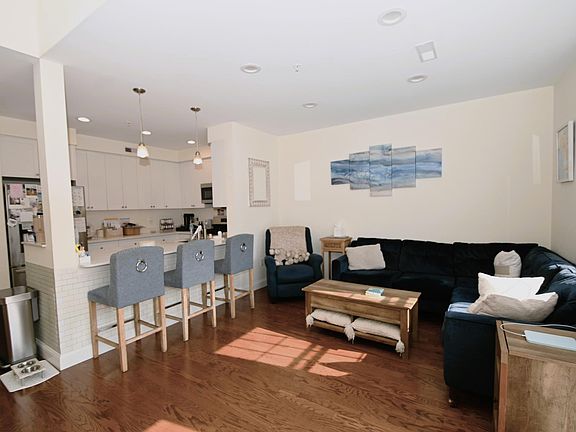 4th image of 70 Endicott St Unit 1110