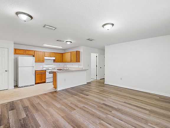 3rd image of 529 Paulling Dr #1