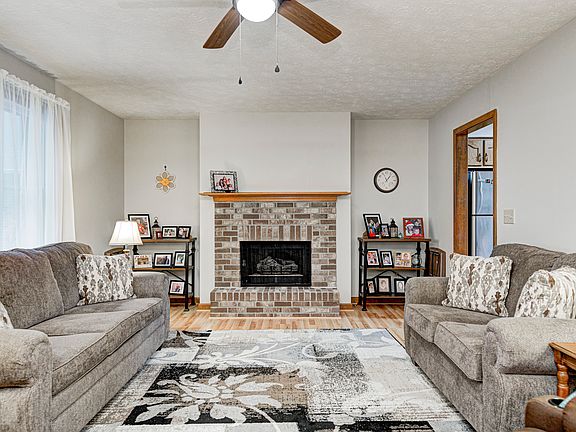 4th image of 258 Meridian Ct #10