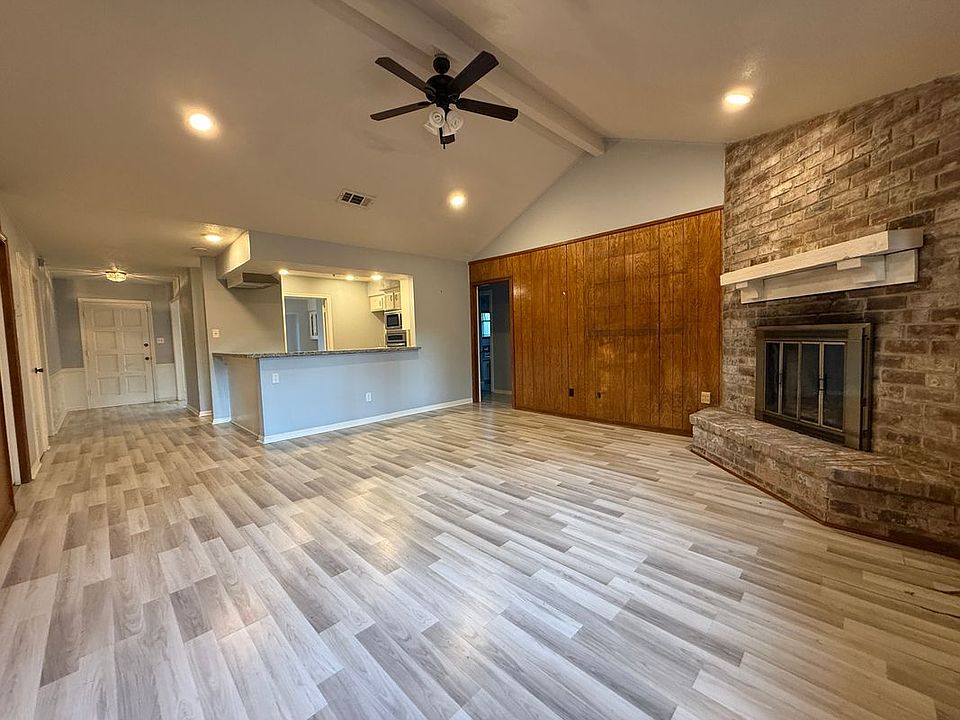 1st image of 422 Gamewood Dr