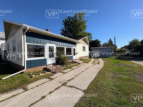 819 S 20th St, Manitowoc, WI 54220