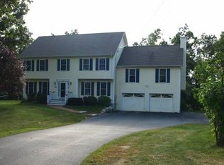 18 Bear Run Dr, Litchfield, NH 03052