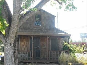 1st image of 4050 22nd St