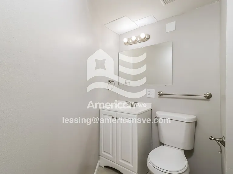 1421125_012_wm_-_bathroom_13027457.jpg