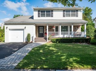 115 Orleans Ln, Jericho, NY 11753