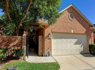 8042 Oakwood Hollow St, Houston, TX 77040