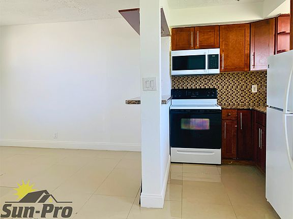 4th image of 1065 N Atlantic Ave APT 9