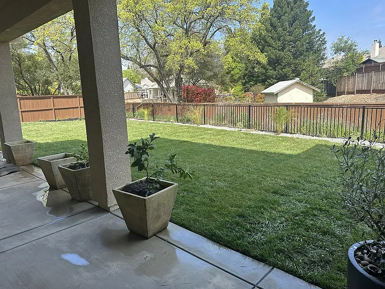 627 Lincoln Ct — Photo 16