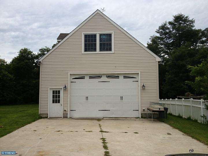 1st image of 323 Jessica Dr
