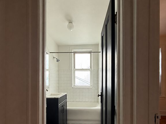 5th image of 824 N Mozart St Floor 1