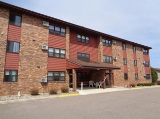 11 Park St N APT 104, Fairfax, MN 55332