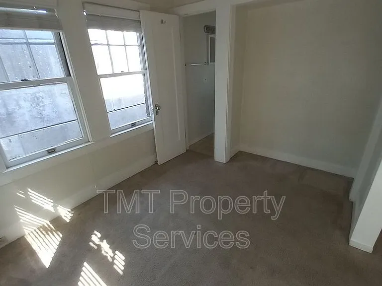 1019 H St #11 — Photo 8