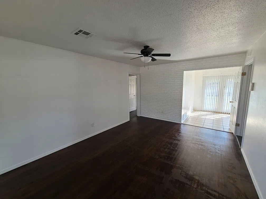 4 bed, 1366 sqft, $1,550 — Photo 4