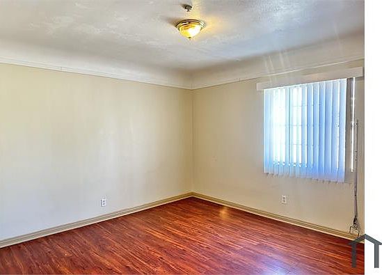1st image of 4264 Menlo Ave