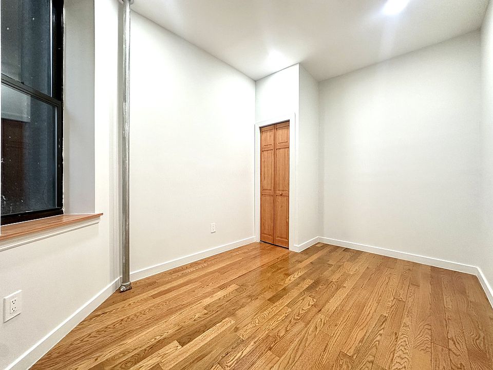1st image of 122 La Salle St Front 1