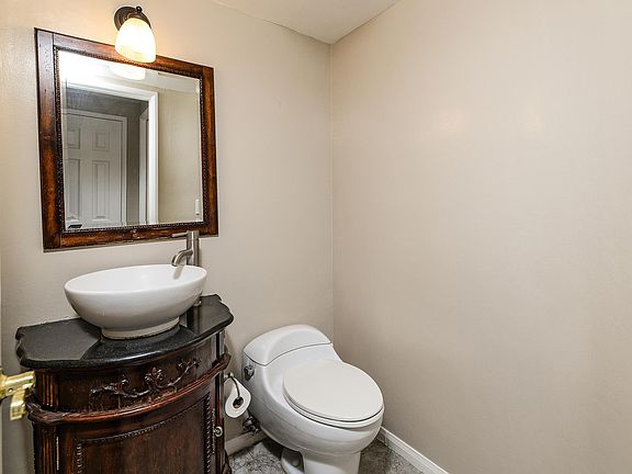 3rd image of 1019 Fairview Ave Unit A