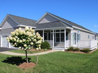 30 Chickadee Ln, South Kingstown, RI 02879