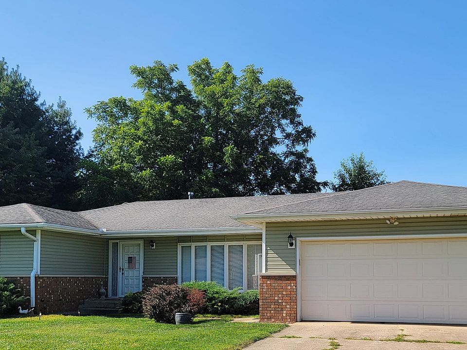 2nd image of 321 Bordeaux Dr