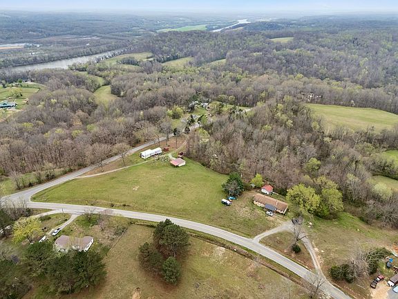 2nd image of 3057 Sugar Creek Rd