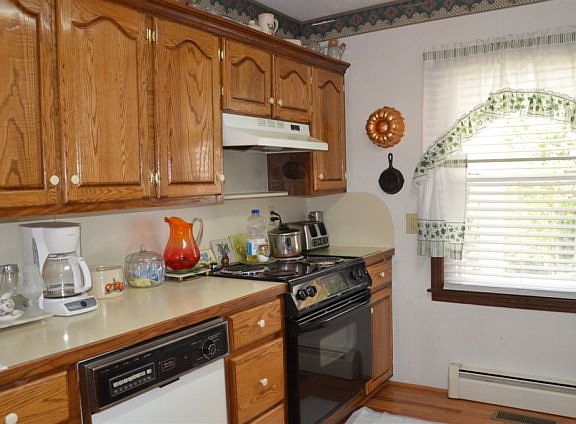 3rd image of 122 Dogwood Cir