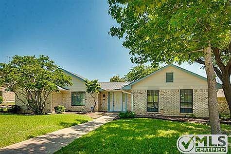 1st image of 3006 Apple Valley Dr