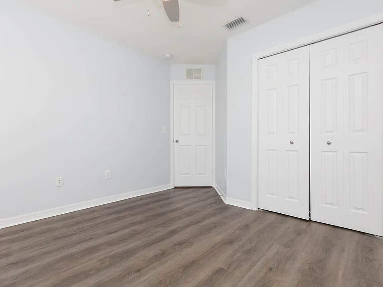 15948 Fishhawk View Dr — Photo 31