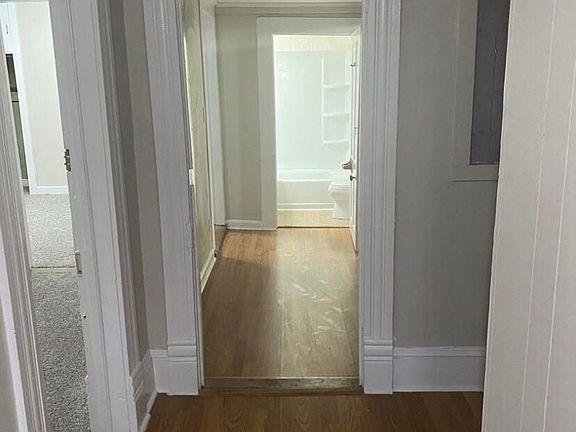 5th image of 812 Tennessee St