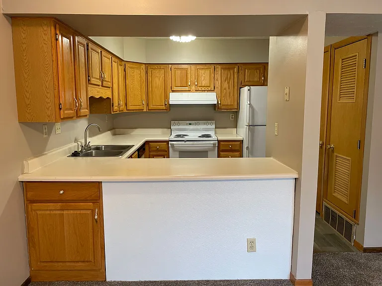 Plaza 93 Apartments — Photo 153