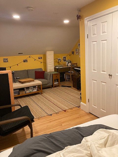 1st image of 19 Beacon Pl #3