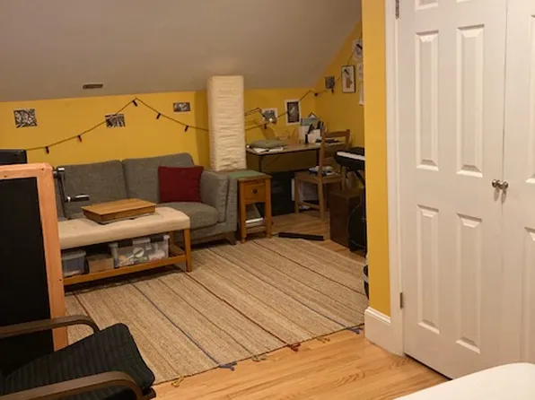 19 Beacon Pl #3, Somerville, MA 02143