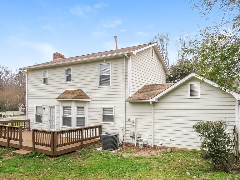 2416 Haybrook Ln — Photo 17