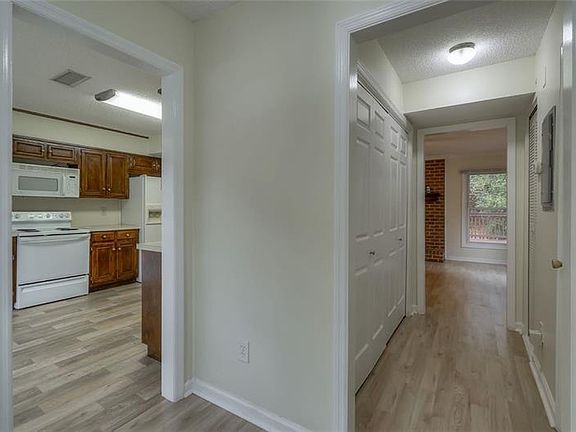 3rd image of 1711 Twin Brooks Dr SE #1711