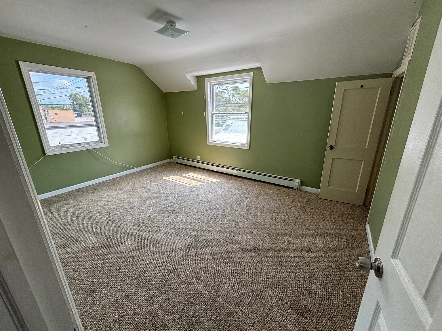 685A Walt Whitman Rd, Melville — Photo 3