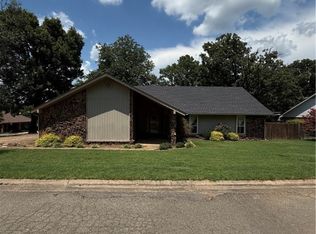 504 Robin Ln, Van Buren, AR 72956